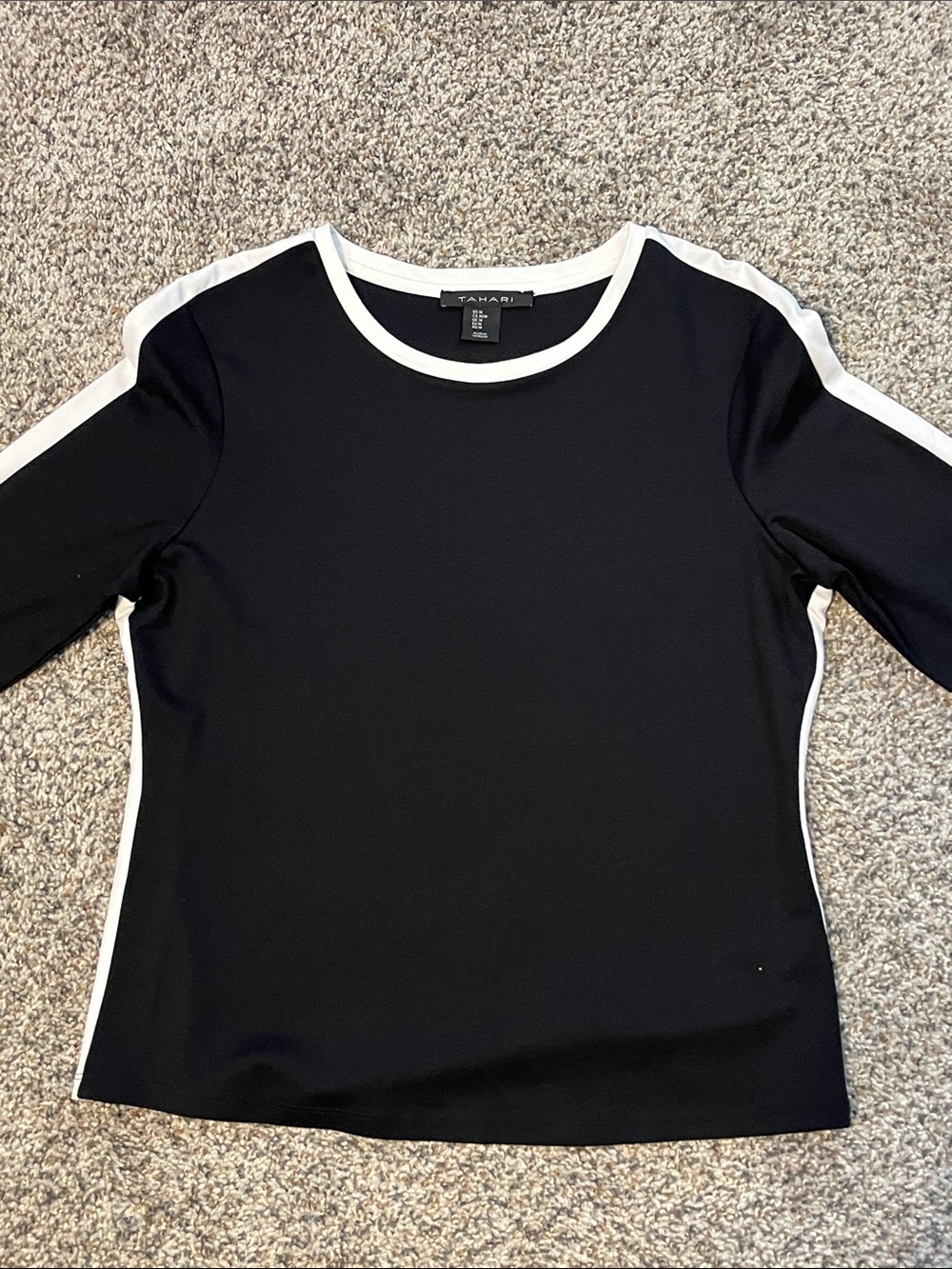 Tahari Color Block Long Sleeve Top in Black & White Size Medium